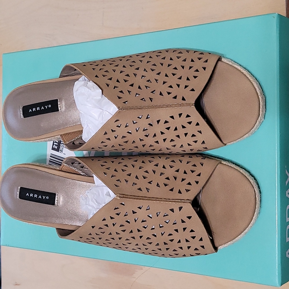 Array Womens Lakeview Beige Leather Wedges Shoes